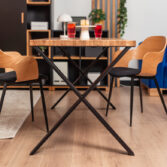 stół drewniany na konstrukcji krzyżowej