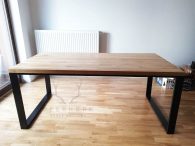 stół z drewnianym blatem na 6 osób