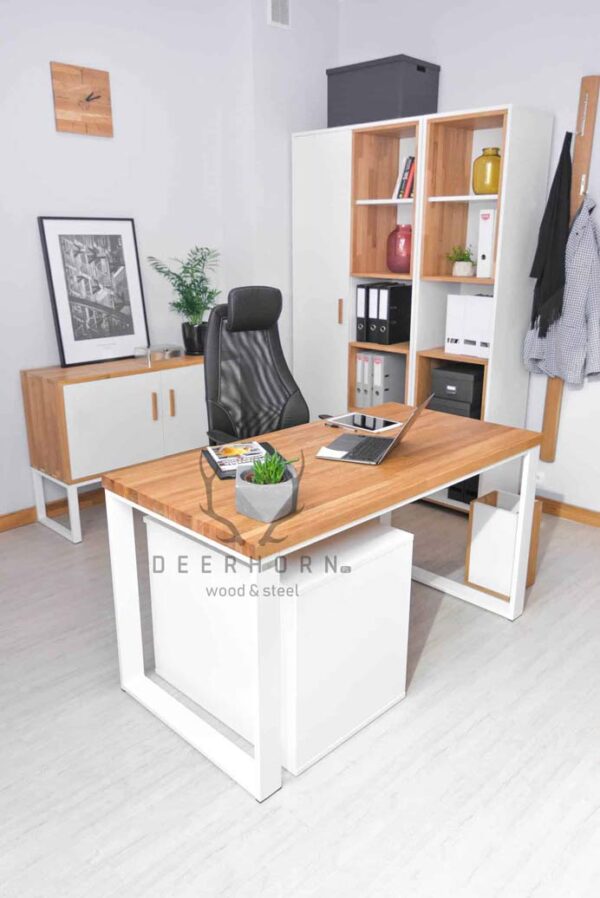 białe biurko industrialne