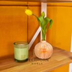 mimimalistyczny regał biało-dębowy