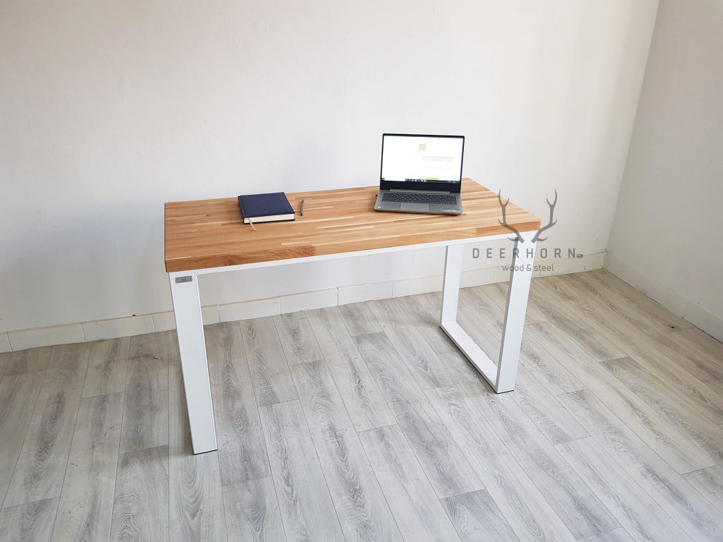 małe biurko z w stylu loft