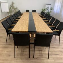 stół z blatem drewnianym do sali konferencyjnej