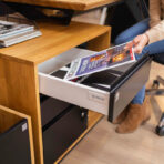 biurko z zamykaną szafką