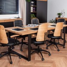 stół konferencyjny do przestrzeni coworkingowej
