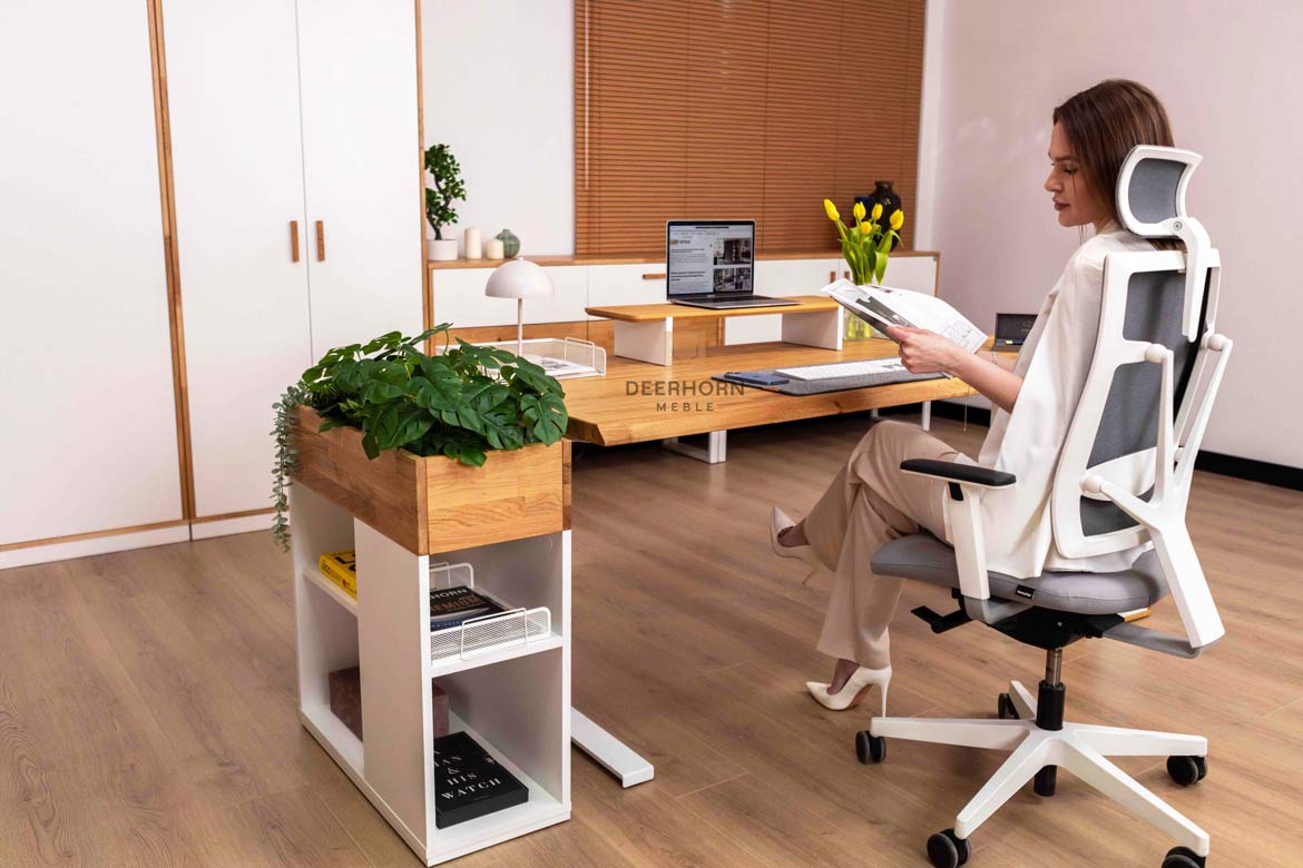 biurko do pracy na siedząco i stojąco