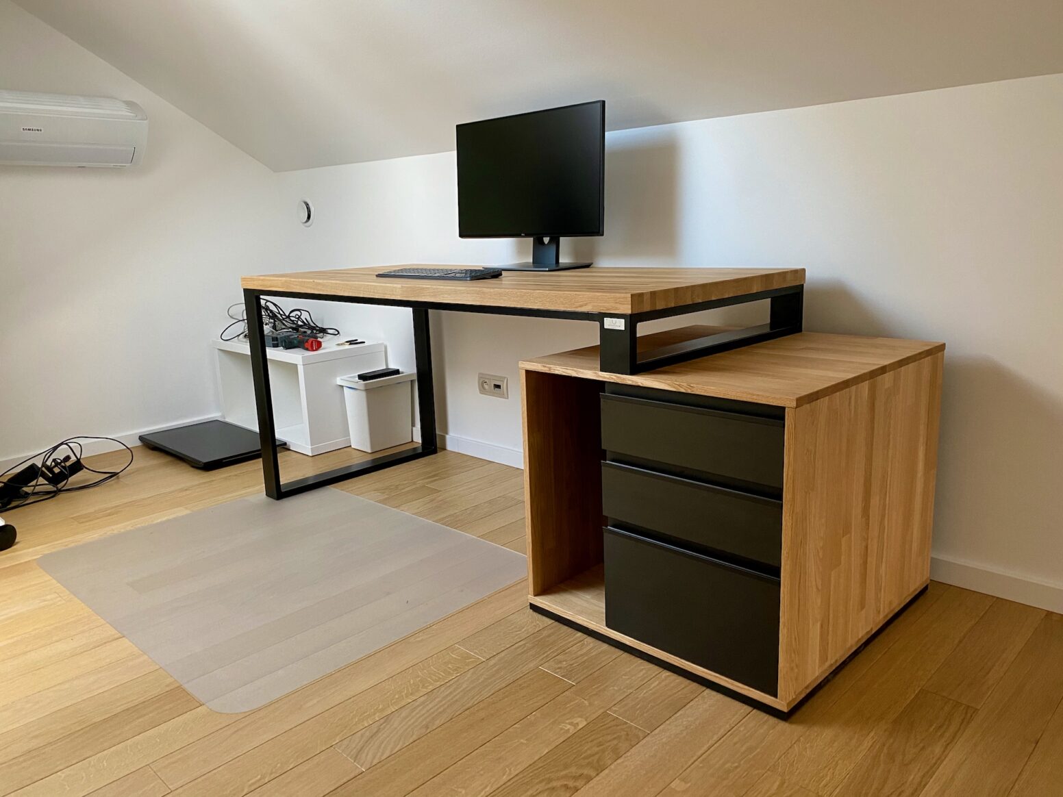 Biurko gabinetowe loft office plus z drewna I metalu