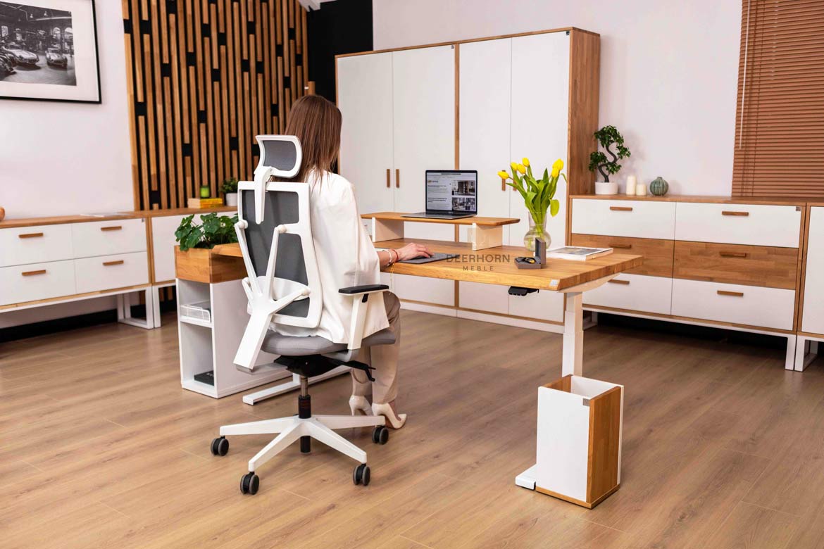biurko regulowane dla kręgosłupa