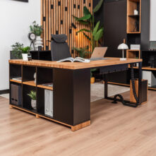 biurko z nogą w formie regału na książki