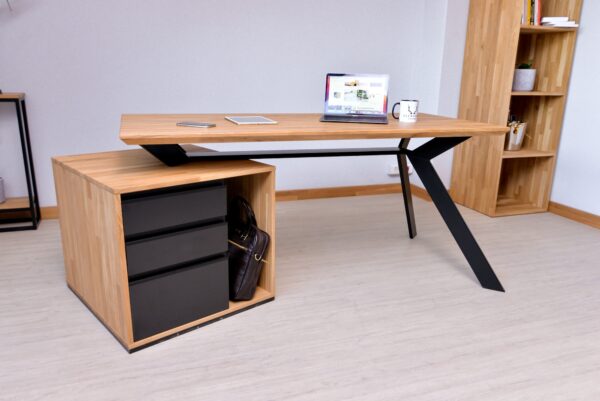 biurko z podciętym blatem