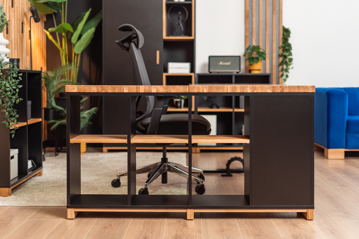 funkcjonalne biurko-z-dodatkowymi-przestrzeniami-na-przechowywanie funkcjonalne biurko z dodatkowymi przestrzeniami na przechowywanie