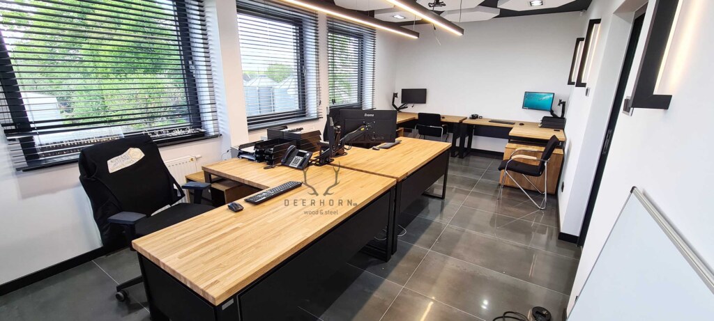 meble biurowe z drewna i metalu loft