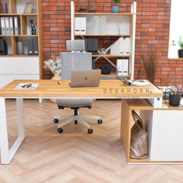 biurko białe z drewnianym blatem