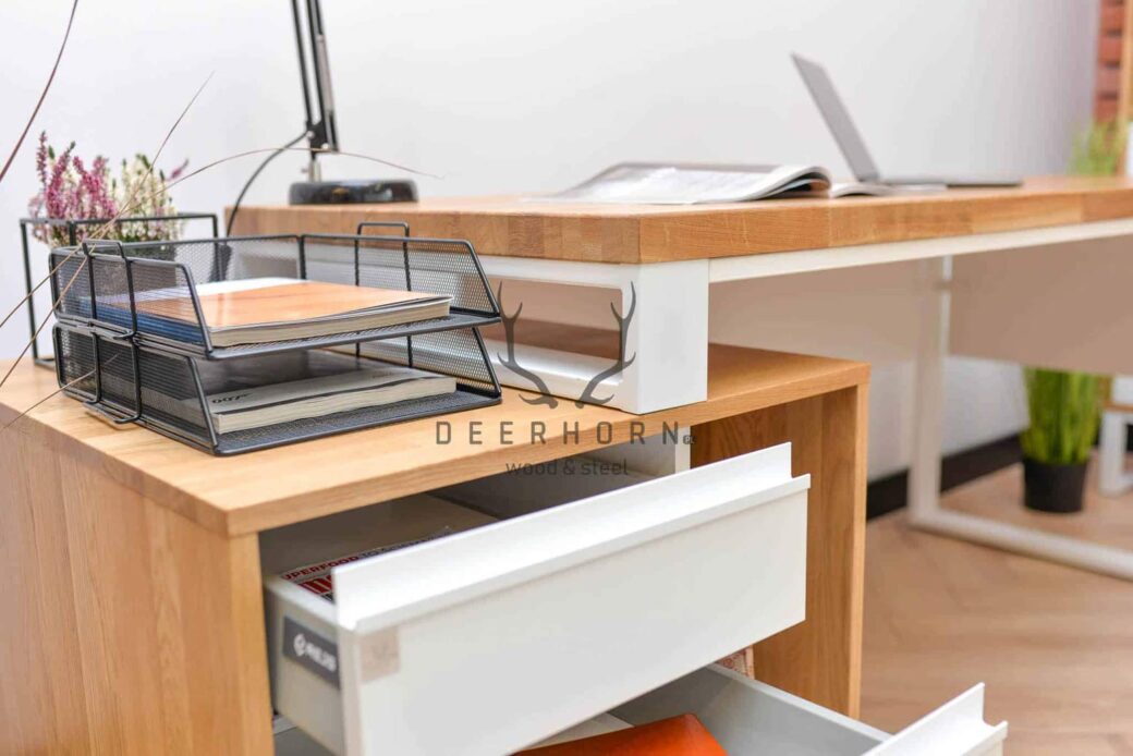 Białe biurko kobiece loft office plus z blendami maskującymi