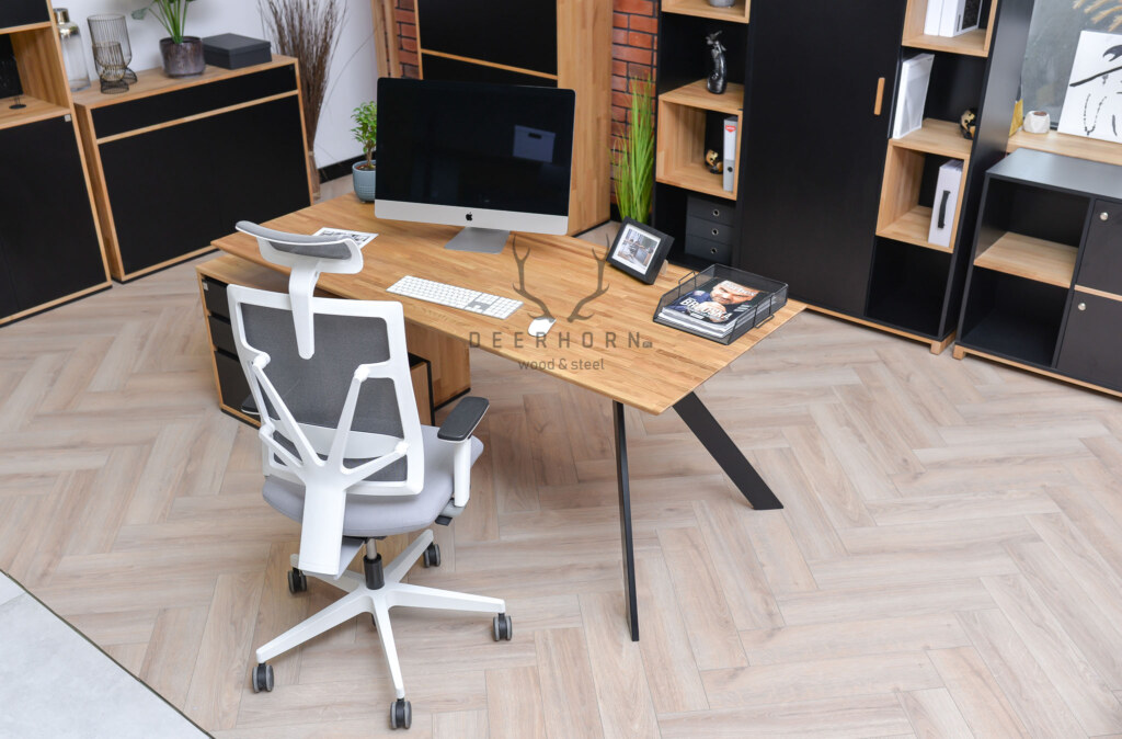 Biurko premium loft z drewnianym blatem ukośne nogi
