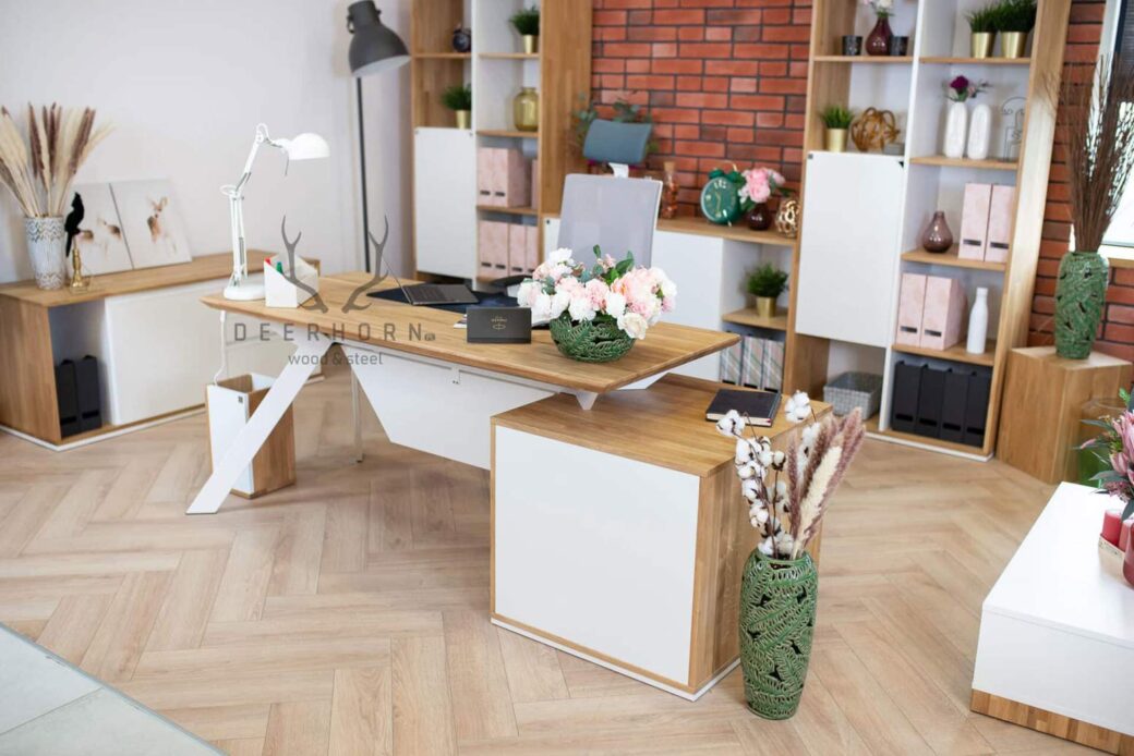 Biurko z drewnianym blatem do gabinetu premium loft