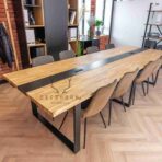 industrialny stół konferencyjny