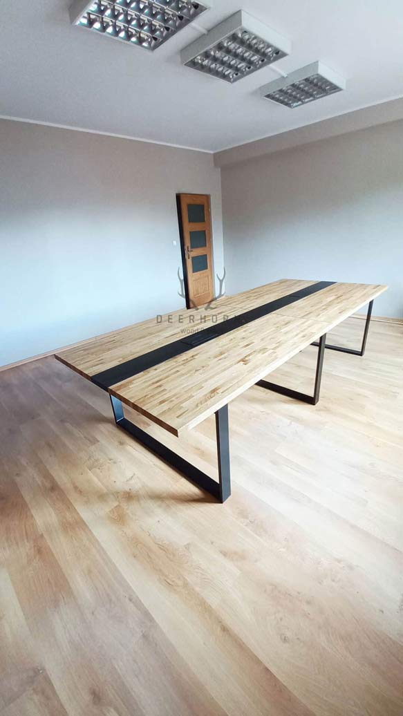 stół konferencyjny lite drewno i metal