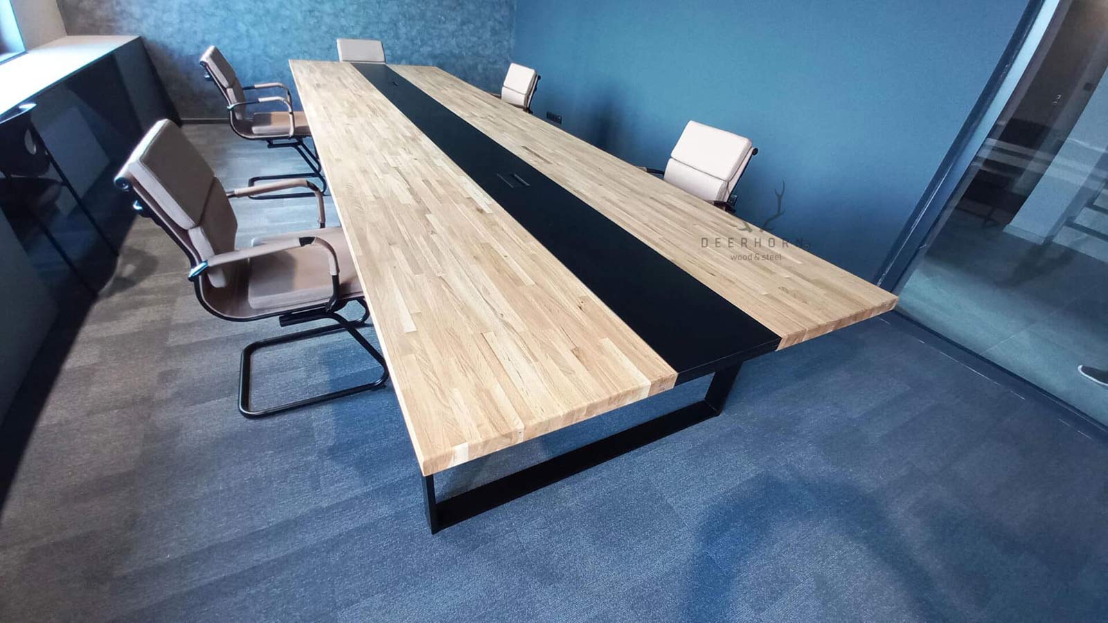 stół konferencyjny stabilny z drewnianym blatem