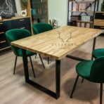 stół z metalu i drewna