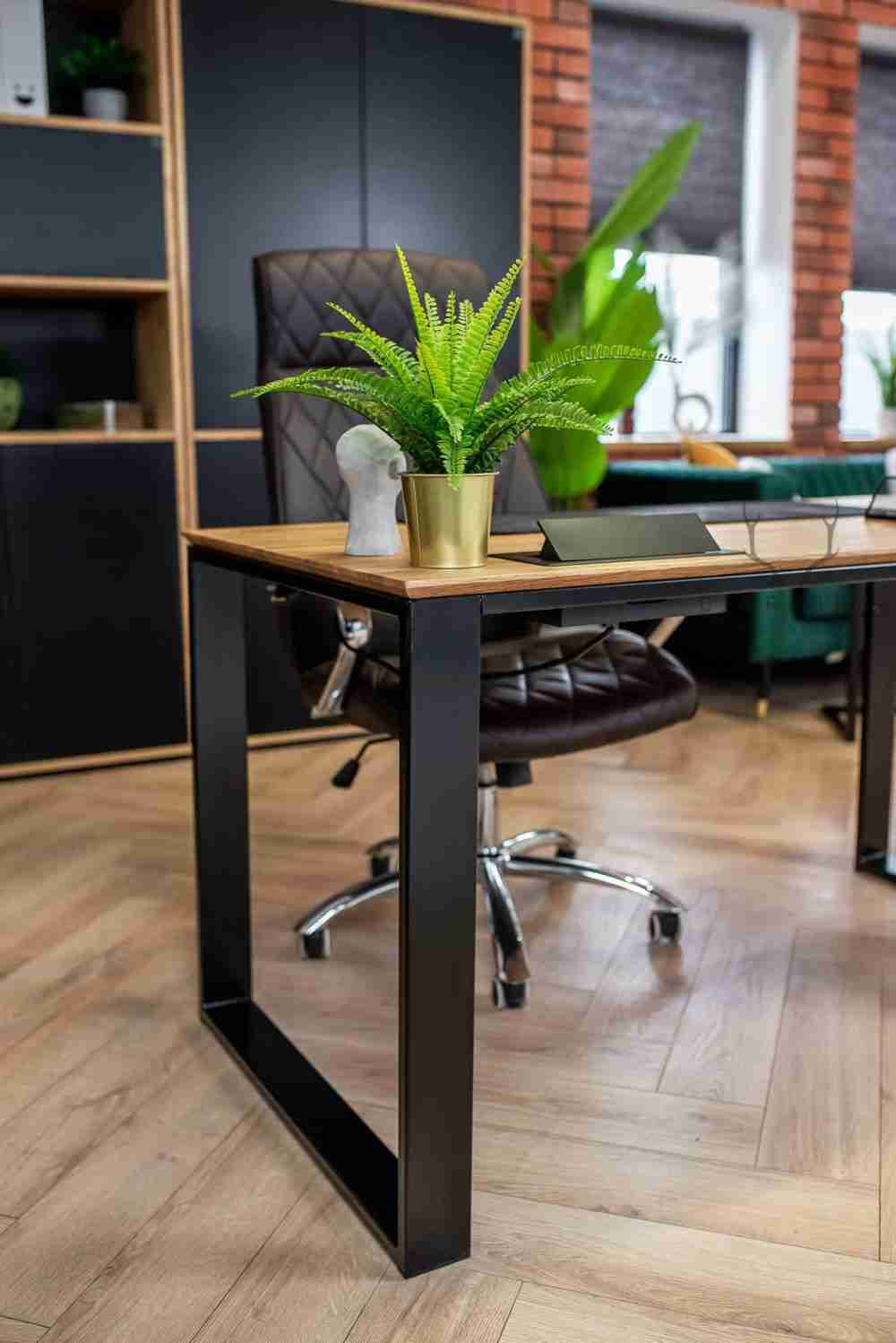 Klasyczne biurko z podciętym blatem 140x70 Loft Office Slim