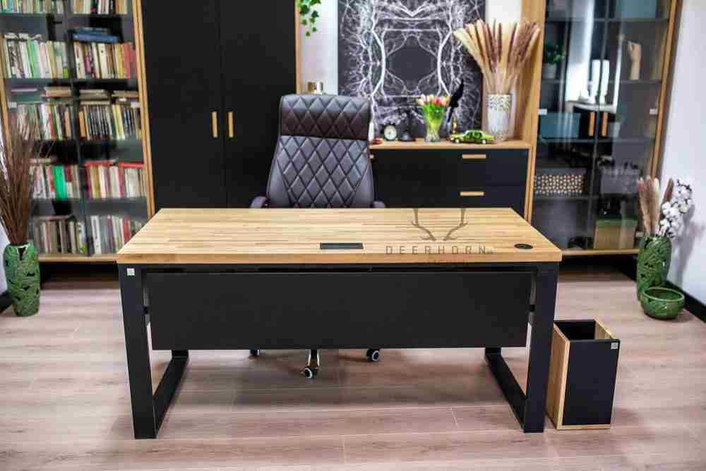 Biurko loft z drewnianym blatem na metalowych nogach 😍