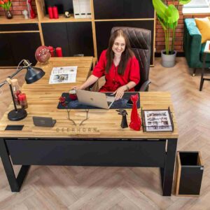 biurko drewniane