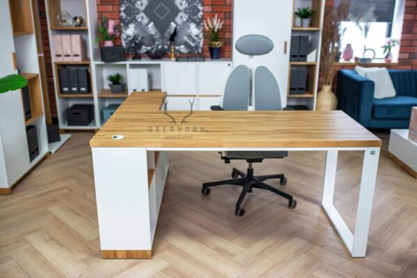 biurko w nowoczesnym stylu