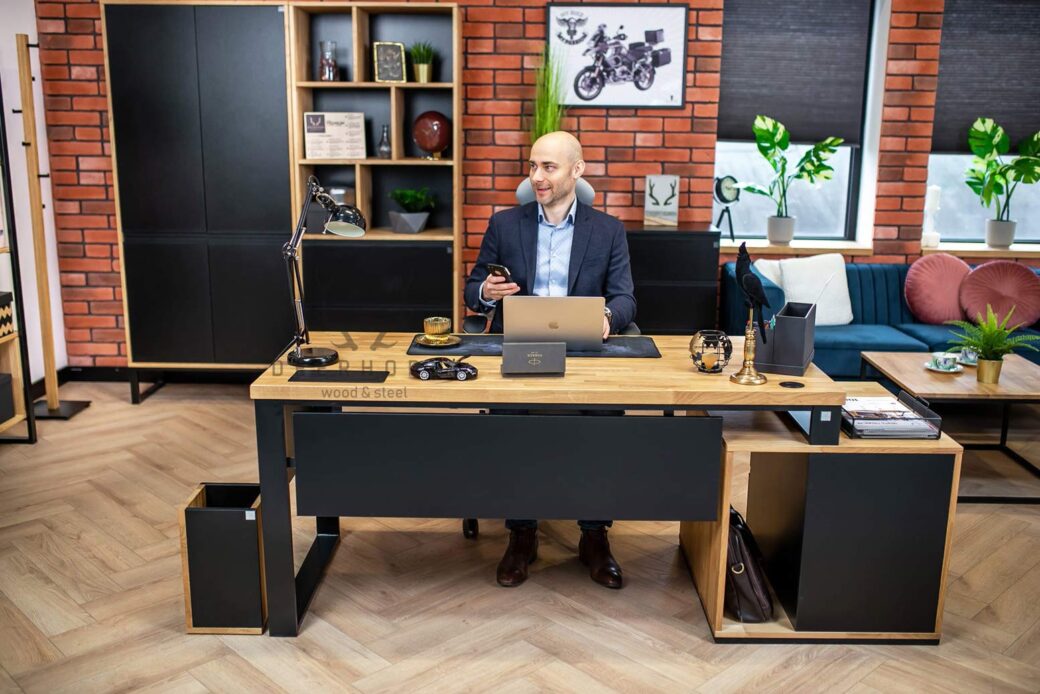 Biurko z drewna i metalu w kolorze czarnym. Biurko premium