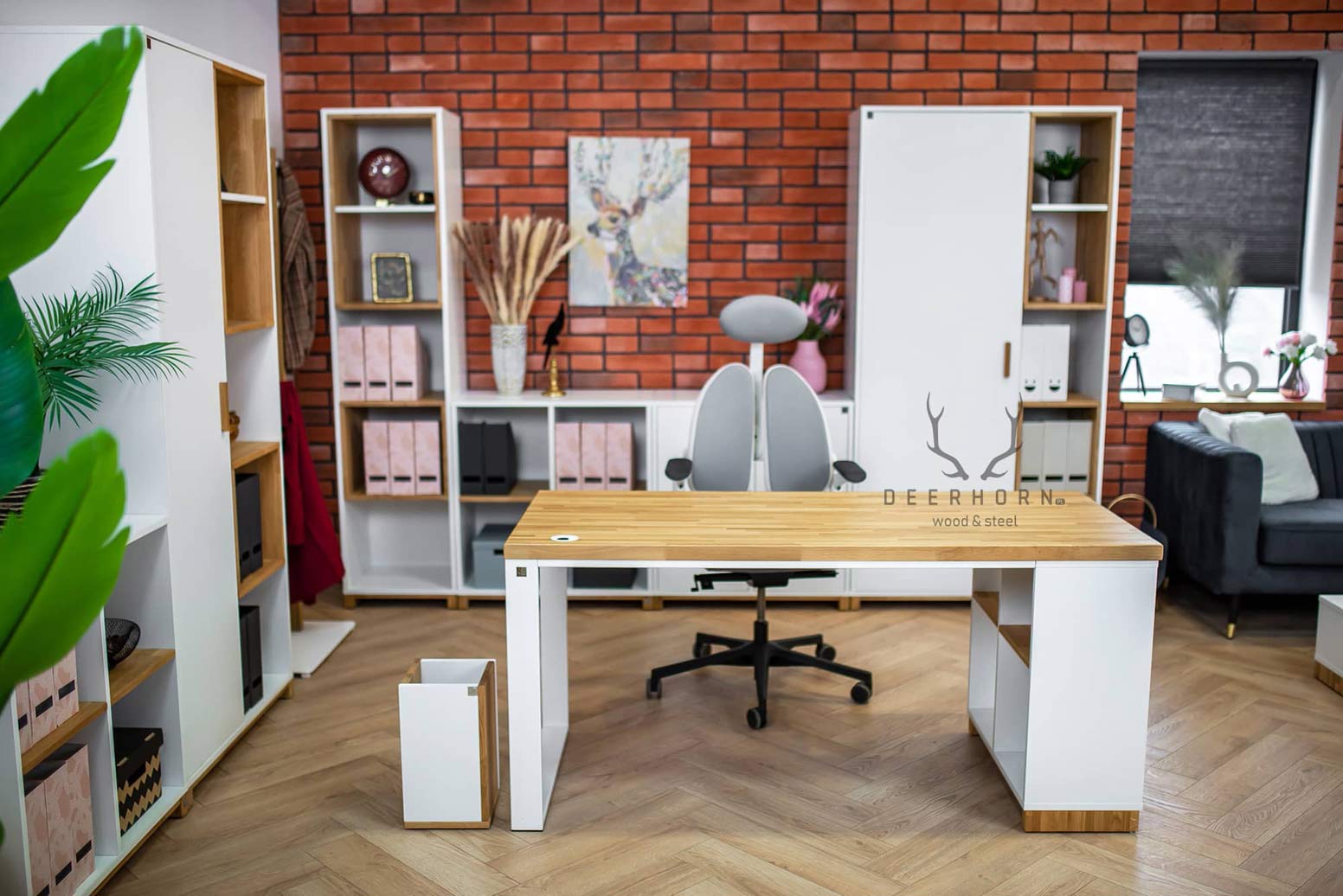 minimalistyczne biurko