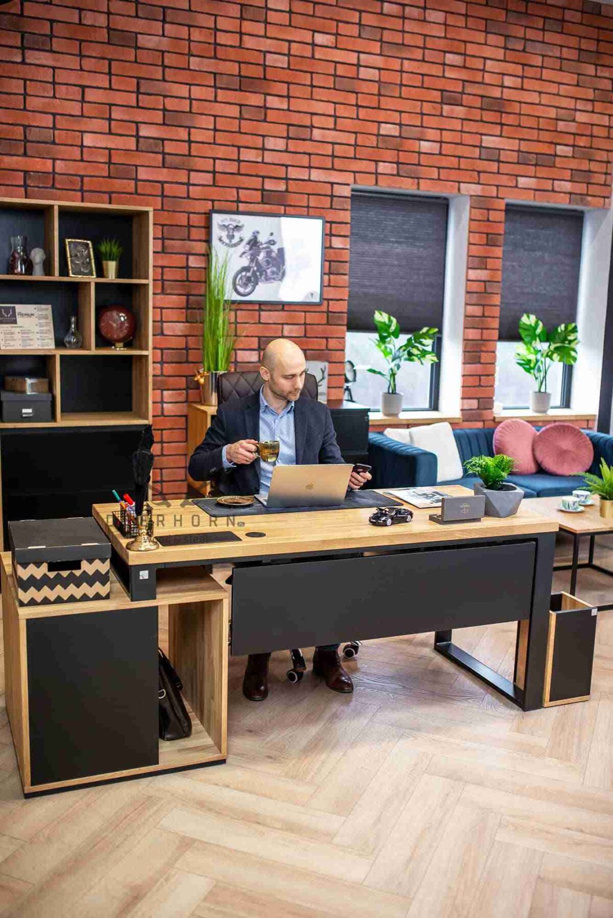 Nowoczesne biurko do gabinetu i domowego biura w stylu loft