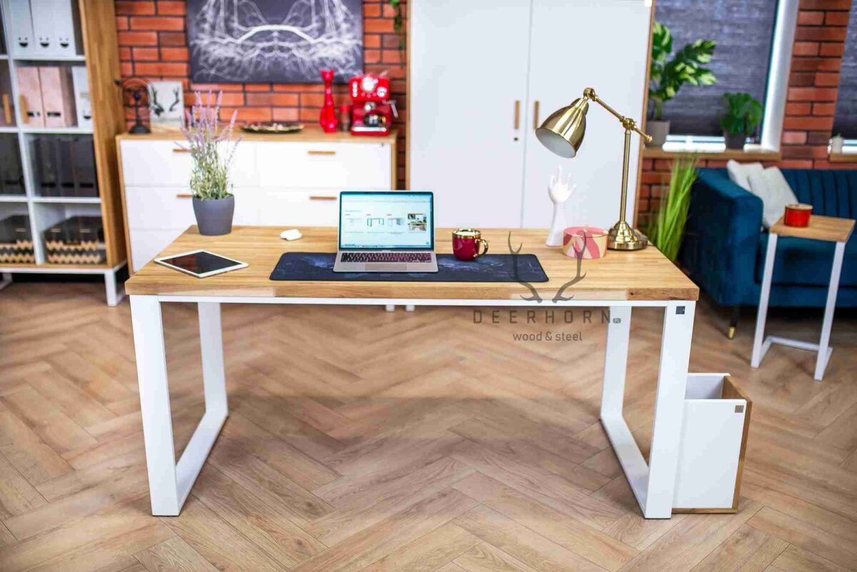 Białe biurko w stylu loft, skandynawskim do biura, gabinetu