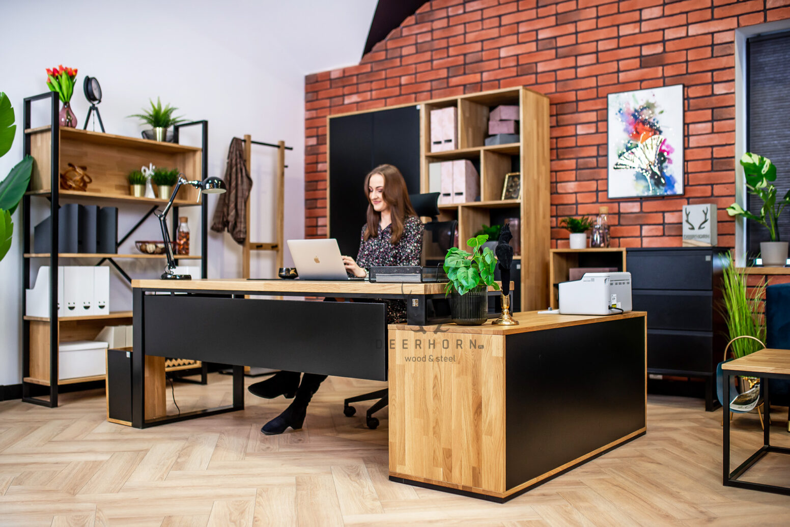 Biurko narożne drewniane długim dębowym blatem premium loft