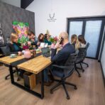 prostokątny stół konferencyjny