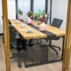 stół z drewna dębowego