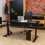 biurko czarne regulowane do pracy siedzącej