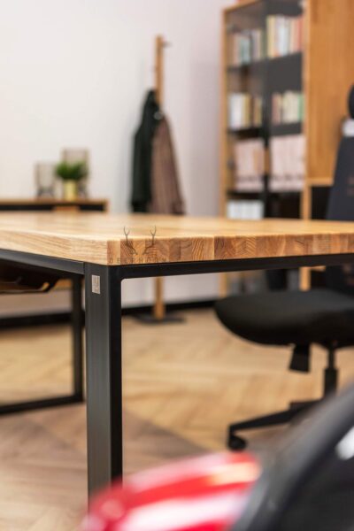 biurko biurowe z drewna