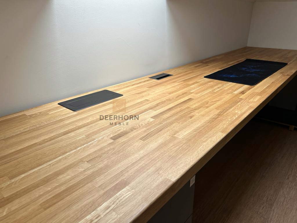 Schreibtisch mit Eichenplatte