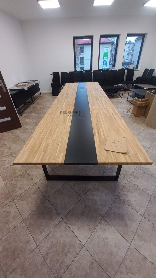 stół z drewna dębowego do sali konferencyjnej