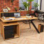 biurko krótkie z drewna