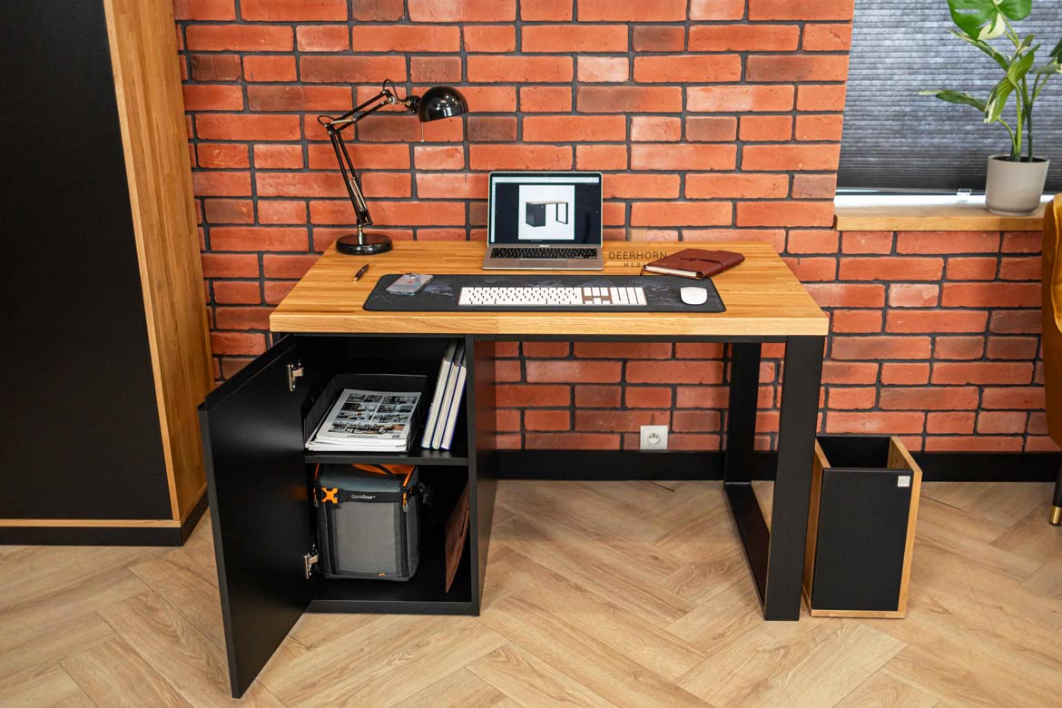 minimalistyczne biurko do nauki