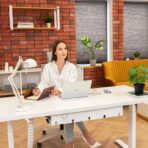 biurko ze stelażem elektrycznym