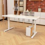 biurko w białym kolorze