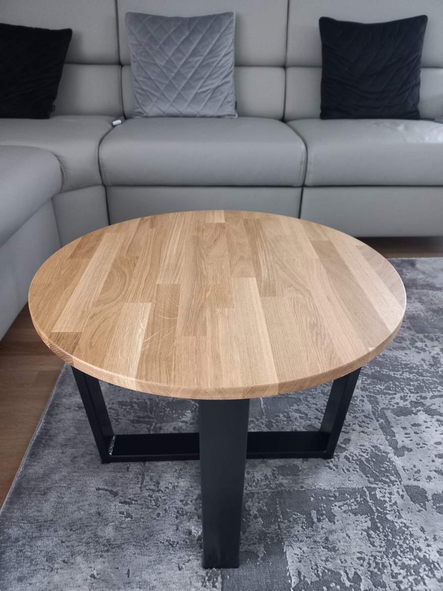 stolik z blatem z litego drewna