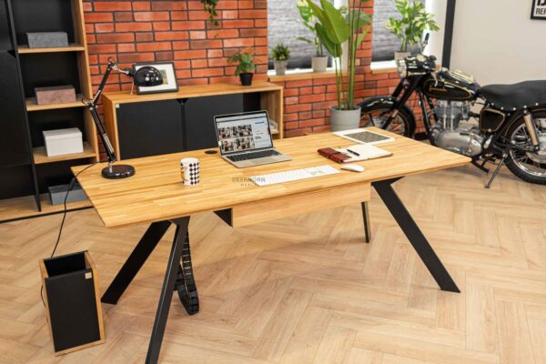 drewniane biurko dębowe