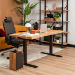 biurko z regulacją wysokości do pokoju młodzieżowego