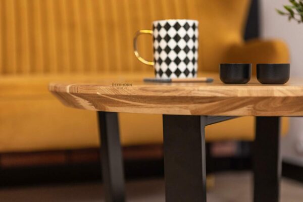 okrągły drewniany stolik kawowy