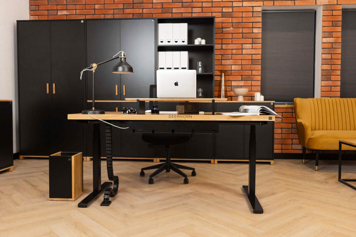 biurko regulowane 160x70 z czarnym stelażem elektrycznym