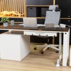 biurko białe z szafką białą na dokumenty