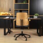 biurko biurowe loft z czarnymi nogami