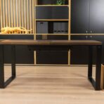 biurko czarne loft, widok z przodu